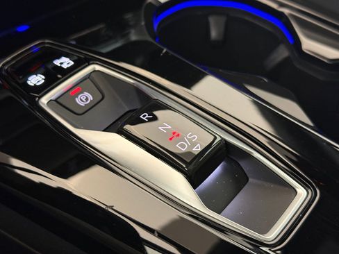 Certified 2025 Audi Q5 Premium image 17