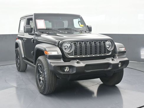 Used 2025 Jeep Wrangler Sport image 9