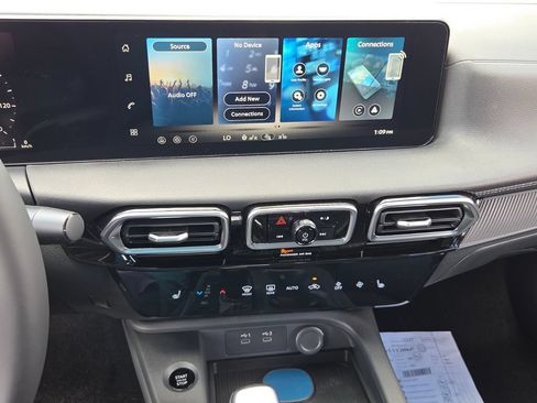 New 2027 Nissan Sentra SV w/ SV Convenience Package FWD image 14