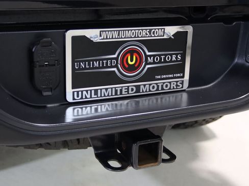 Used 2021 Jeep Gladiator Rubicon w/ Dual Top Group AWD/4WD image 4