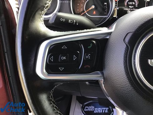 Used 2022 Jeep Wrangler Unlimited Sahara image 30