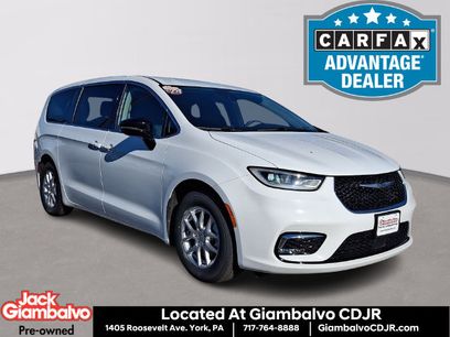 Certified 2024 Chrysler Pacifica Touring-L