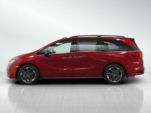 Used 2023 Honda Odyssey Elite image 2