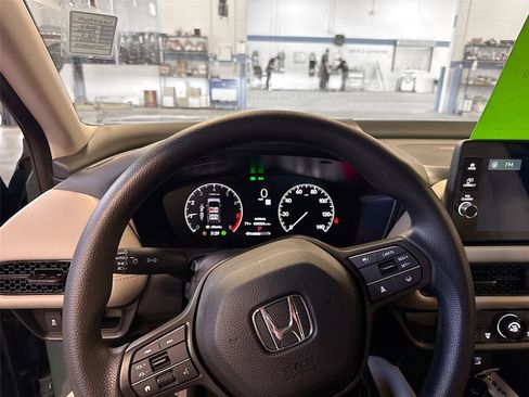 New 2026 Honda HR-V LX image 2