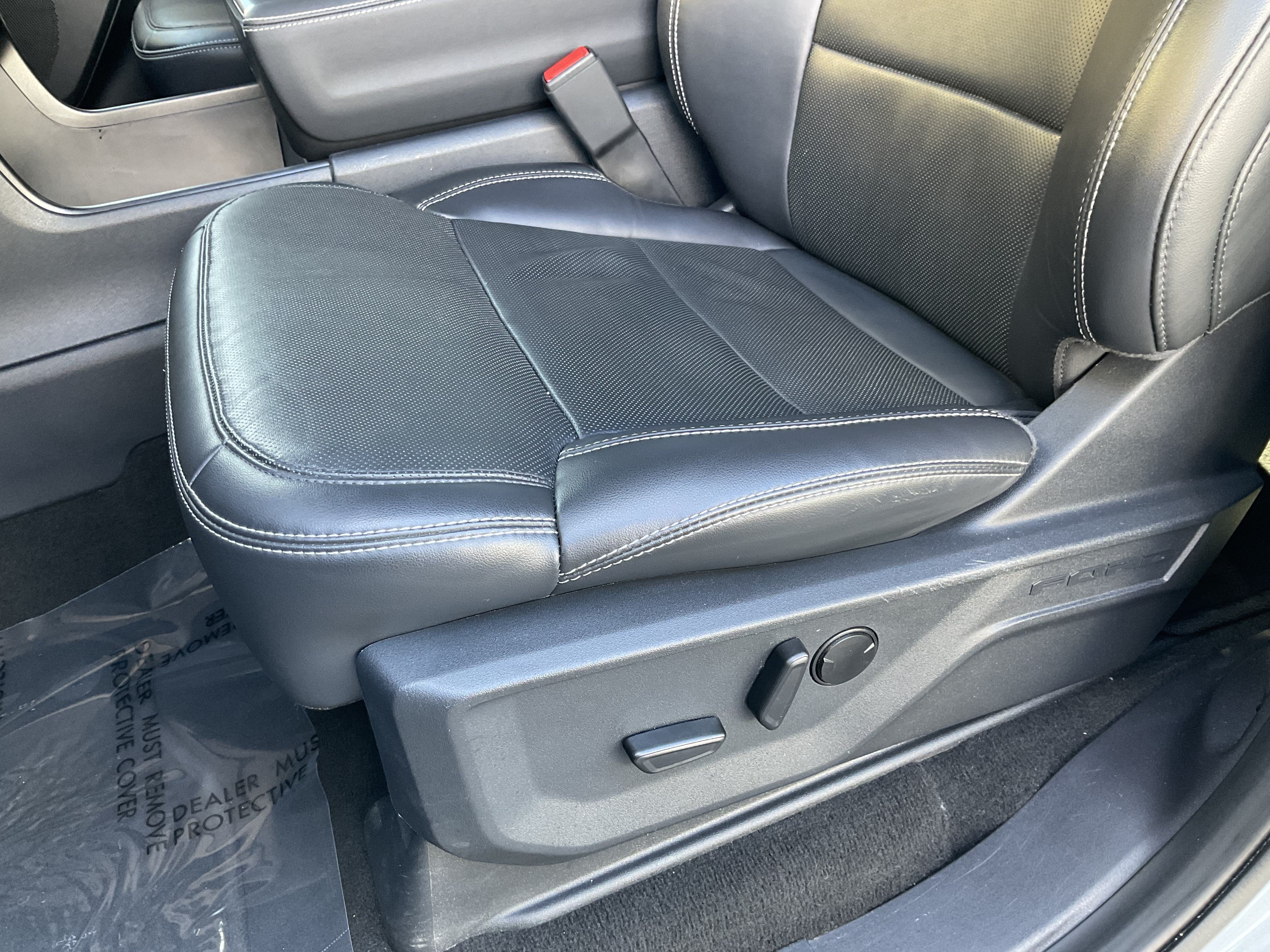 Used 2025 Ford Expedition Max Platinum w/ Stealth Appearance Package AWD/4WD image 31