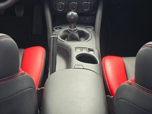Used 2025 Nissan Z Sport w/ Floor Mat Package RWD image 20