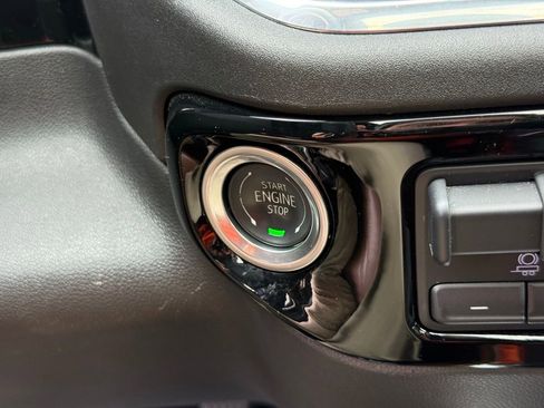 Used 2024 Chevrolet Silverado 1500 High Country w/ High Country Premium Package image 32