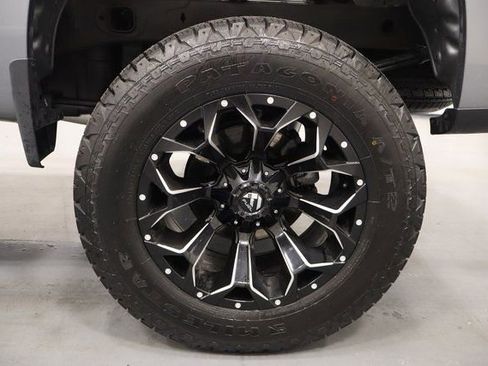 Used 2025 Chevrolet Silverado 1500 LT AWD/4WD image 24
