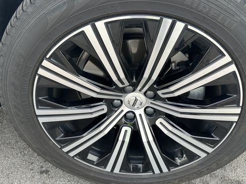 Used 2023 Volvo XC90 B5 Core w/ Protection Package Premier AWD/4WD image 15