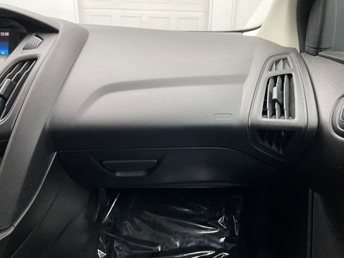 Used 2017 Ford Focus SE image 36