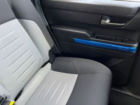 Used 2025 Toyota Tacoma TRD Off-Road image 37