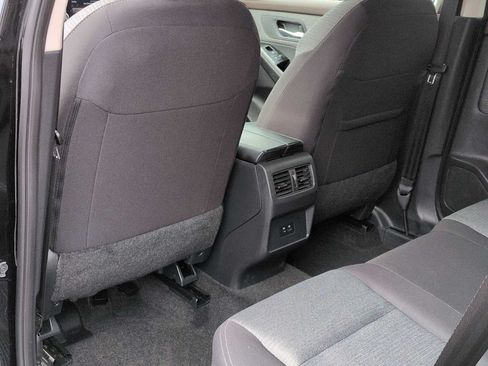 Used 2023 Nissan Rogue SV FWD image 19
