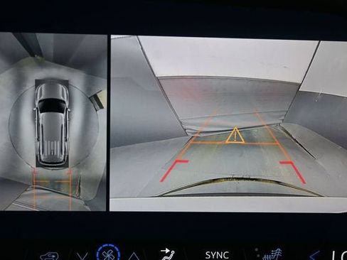 New 2026 Chevrolet Traverse LT w/ Midnight/Sport Edition FWD image 32