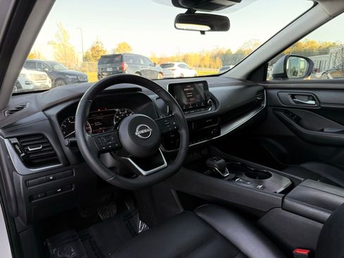 Used 2022 Nissan Rogue SV w/ SV Premium Package image 20