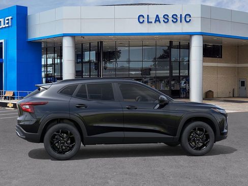 New 2026 Chevrolet Trax LT image 5