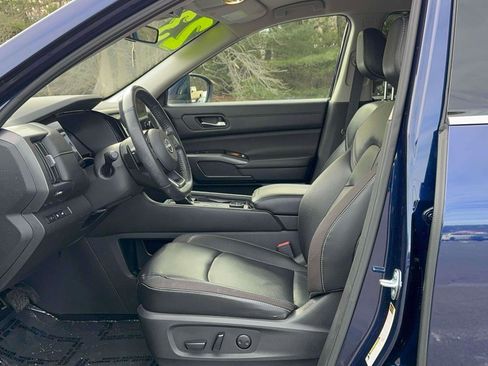 Used 2023 Nissan Pathfinder SL image 15