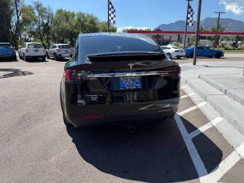 Used 2018 Tesla Model X 75D AWD/4WD image 8