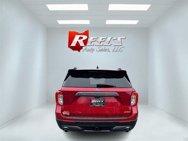 Used 2023 Ford Explorer XLT w/ Equipment Group 202A AWD/4WD image 10