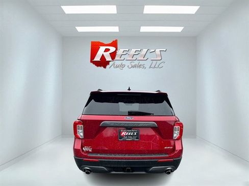 Used 2023 Ford Explorer XLT w/ Equipment Group 202A AWD/4WD image 10