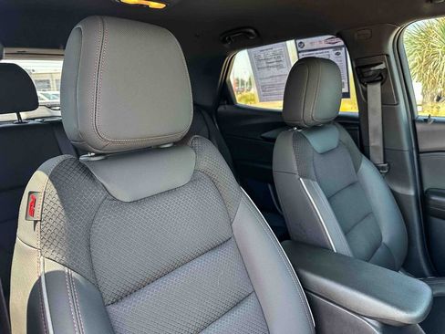 Used 2023 Chevrolet TrailBlazer RS w/ Convenience Package AWD/4WD image 22