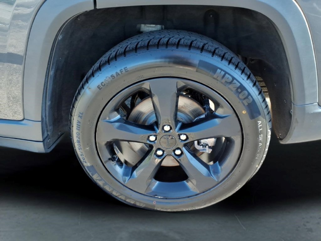 Used 2023 Jeep Grand Cherokee L Laredo AWD/4WD image 12