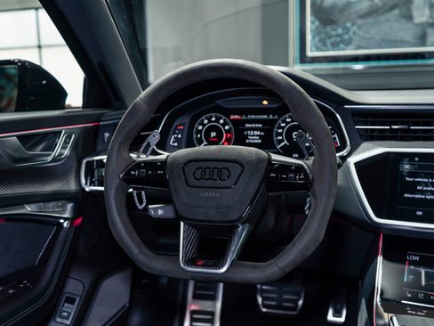 Used 2022 Audi RS 6 image 28