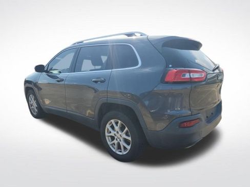 Used 2016 Jeep Cherokee Latitude FWD image 6