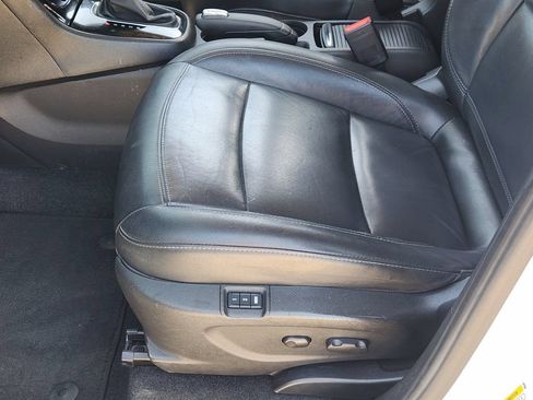 Used 2019 Buick Encore Essence w/ Experience Buick Package FWD image 19