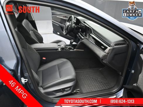 Used 2026 Toyota Camry XLE FWD image 32