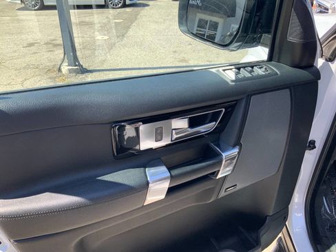Used 2016 Land Rover LR4 HSE AWD/4WD image 24