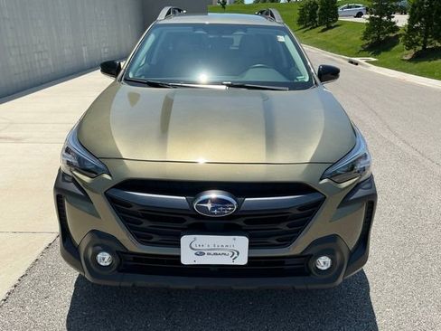 Certified 2025 Subaru Outback Premium AWD/4WD image 8