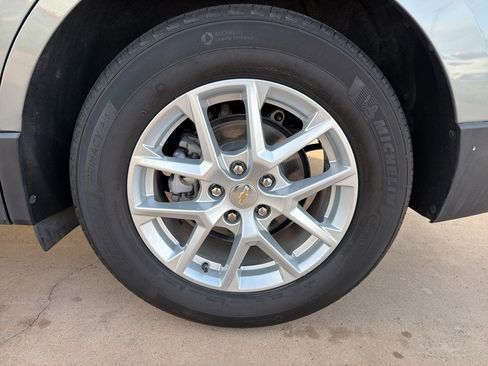 Used 2024 Chevrolet Equinox LT image 6