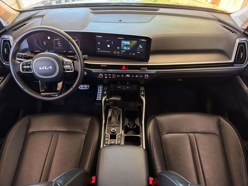 Used 2025 Kia Sorento SX image 22