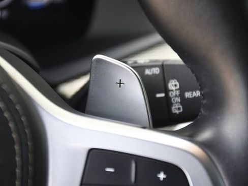 Used 2022 BMW X5 sDrive40i w/ M Sport Package image 11