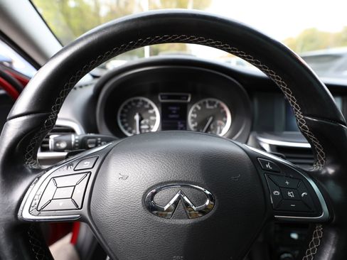 Used 2017 INFINITI QX30 Premium w/ Cargo Package image 27