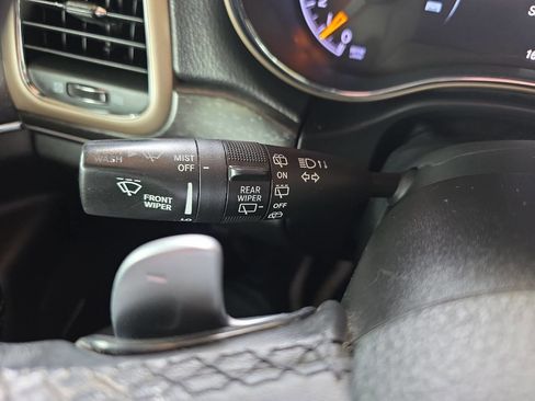 Used 2015 Jeep Grand Cherokee Limited image 24