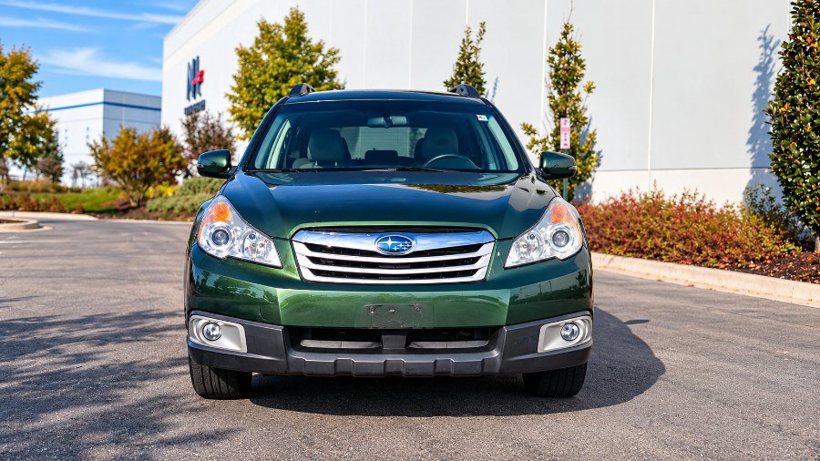 Used 2011 Subaru Outback 2.5i Premium w/ All-Weather Pkg AWD/4WD image 10
