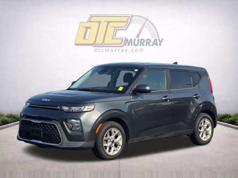 Used 2022 Kia Soul LX w/ Technology Package FWD image 2