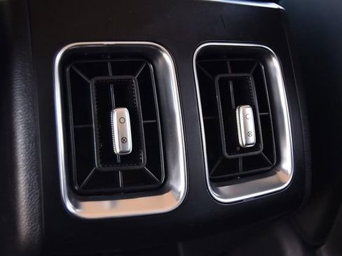 Used 2024 Kia Sorento S image 23