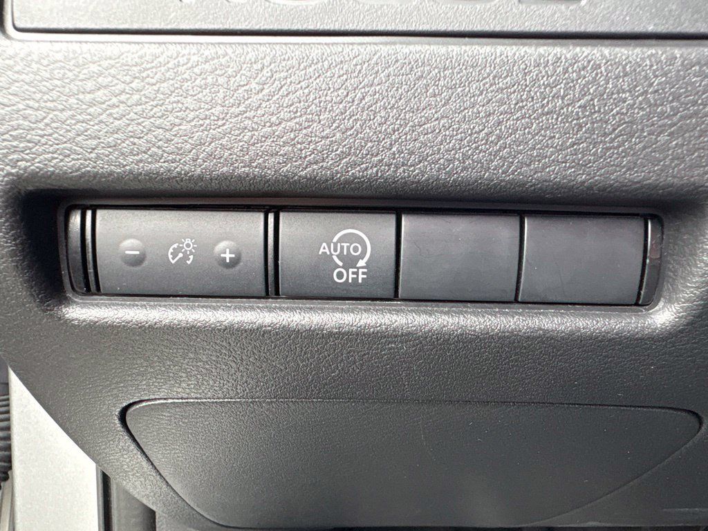 Used 2024 Nissan Rogue S FWD image 15