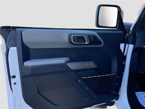 Used 2023 Ford Bronco Badlands image 17