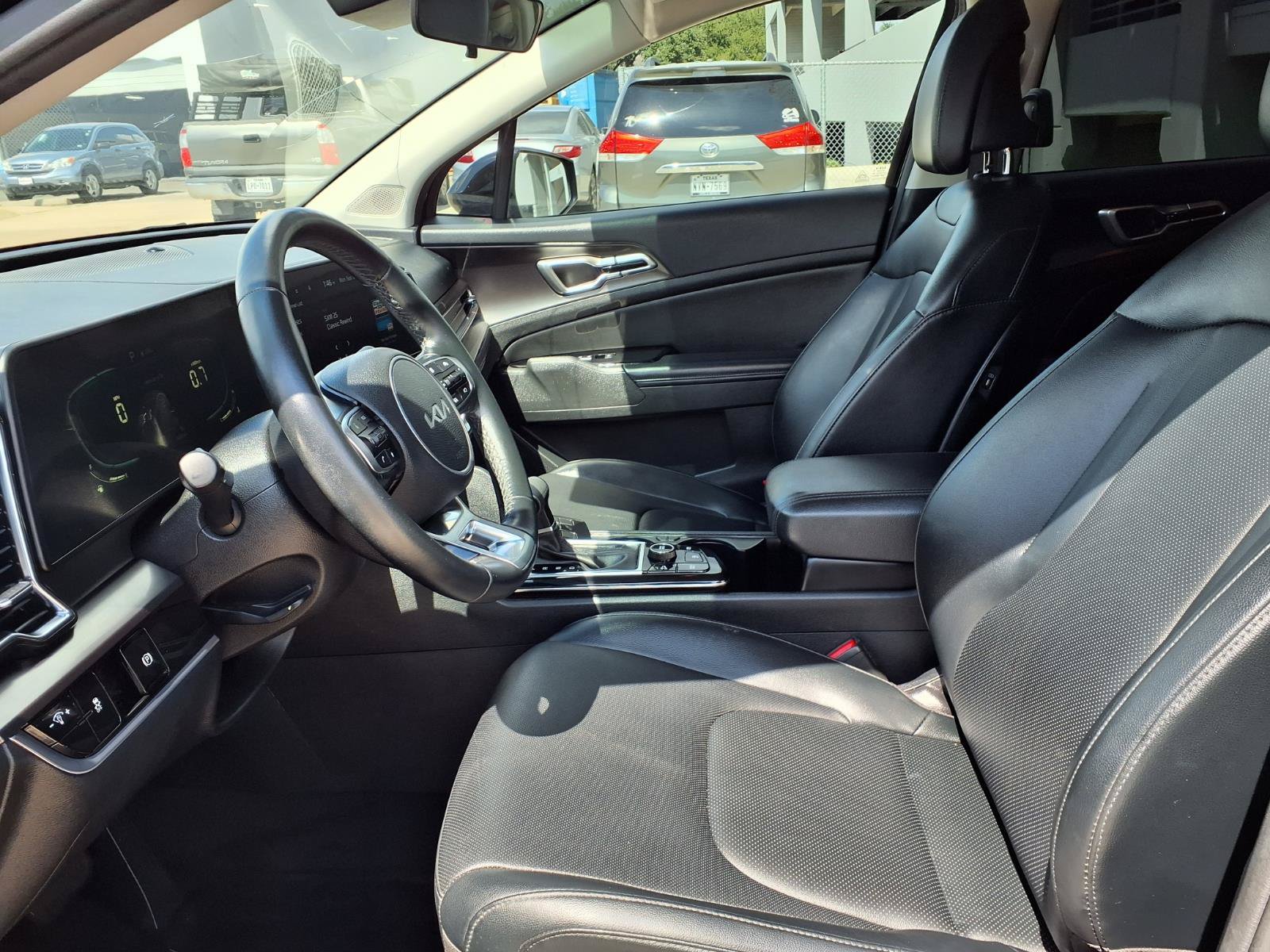 Used 2023 Kia Sportage EX FWD image 21