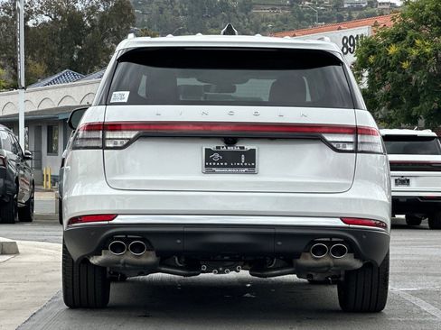 New 2026 Lincoln Aviator 2WD image 4