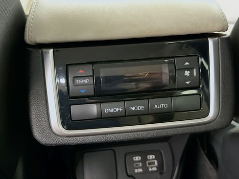 Used 2023 Subaru Ascent Premium w/ Convenience Package AWD/4WD image 26