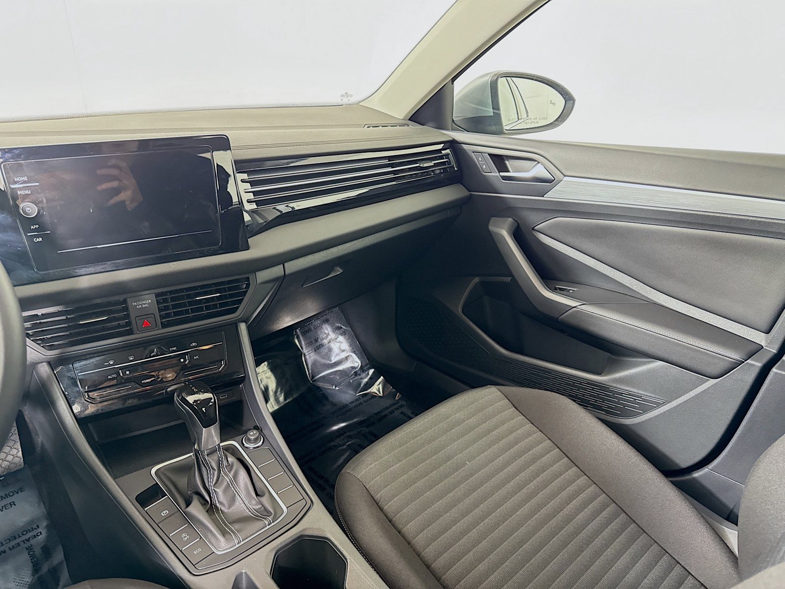 Used 2025 Volkswagen Jetta S FWD image 22