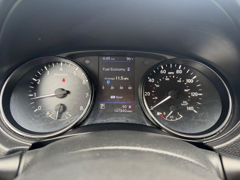 Used 2019 Nissan Rogue S w/ Special Edition Package FWD image 22