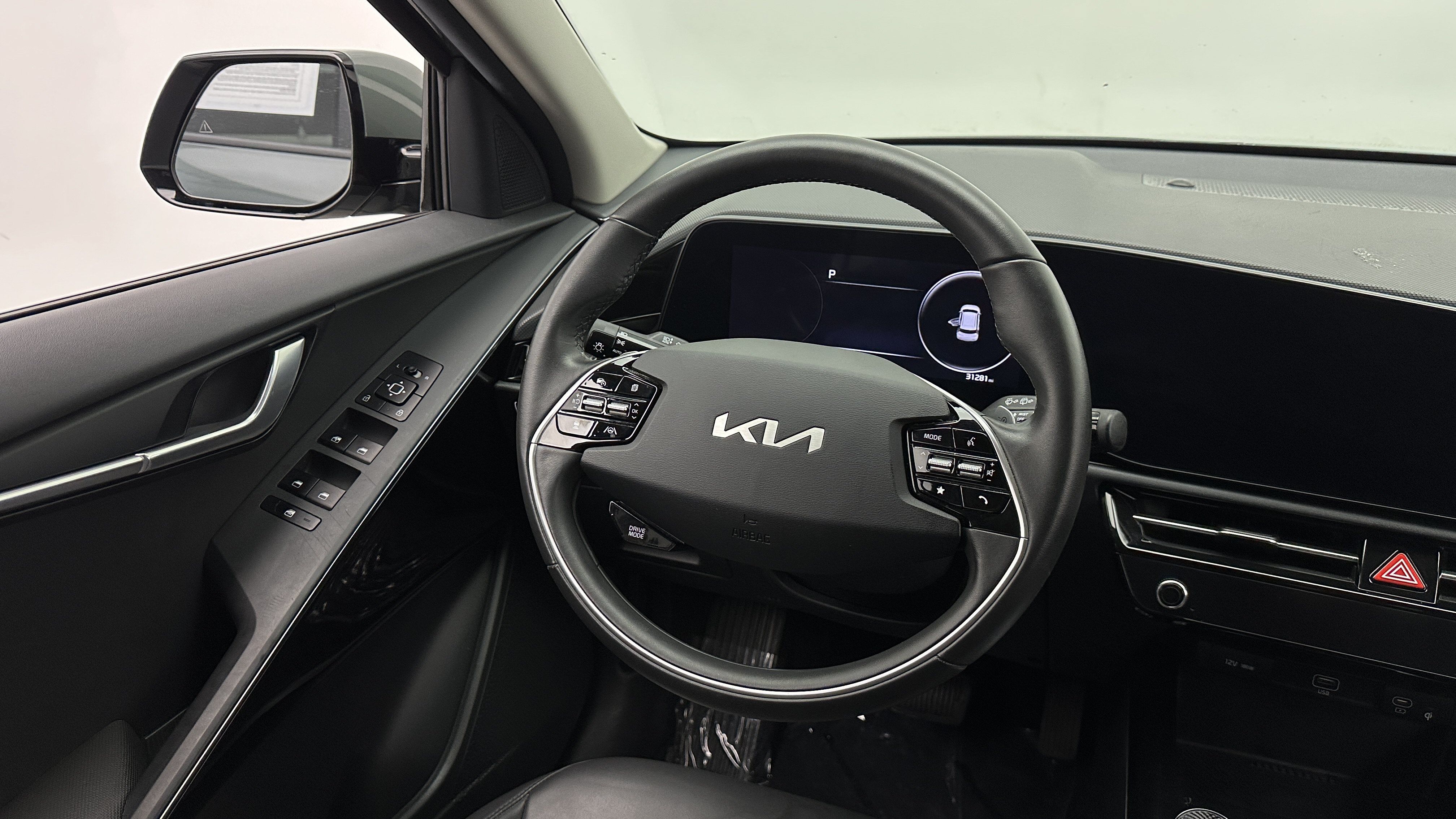 Used 2024 Kia Niro Wind FWD image 30