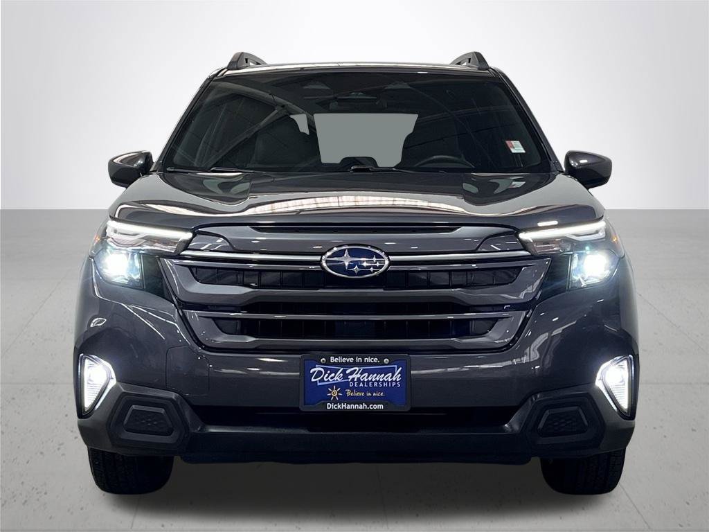 Used 2025 Subaru Forester Premium AWD/4WD image 4
