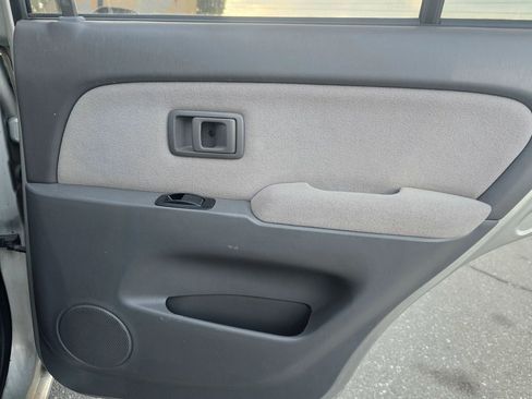 Used 2002 Toyota 4Runner SR5 RWD image 17