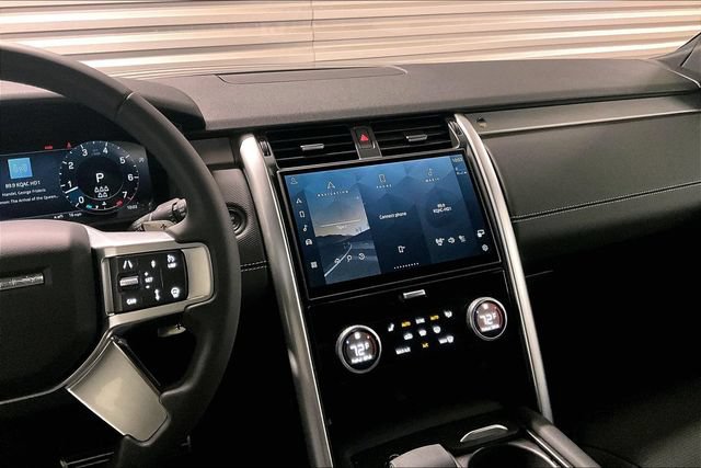 Certified 2025 Land Rover Discovery Dynamic SE AWD/4WD image 5